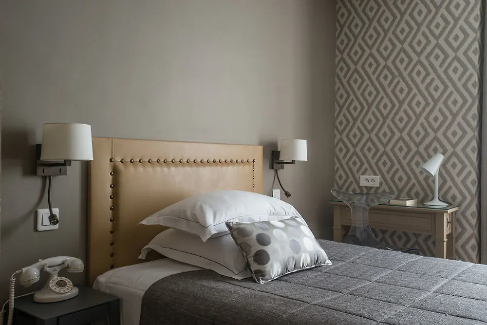 Hotel Apollon Montparnasse París
